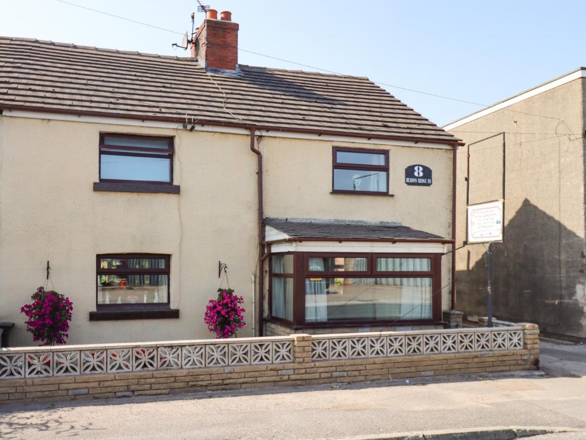 Villa 8 Heatons Bridge Road Ormskirk Exterior foto